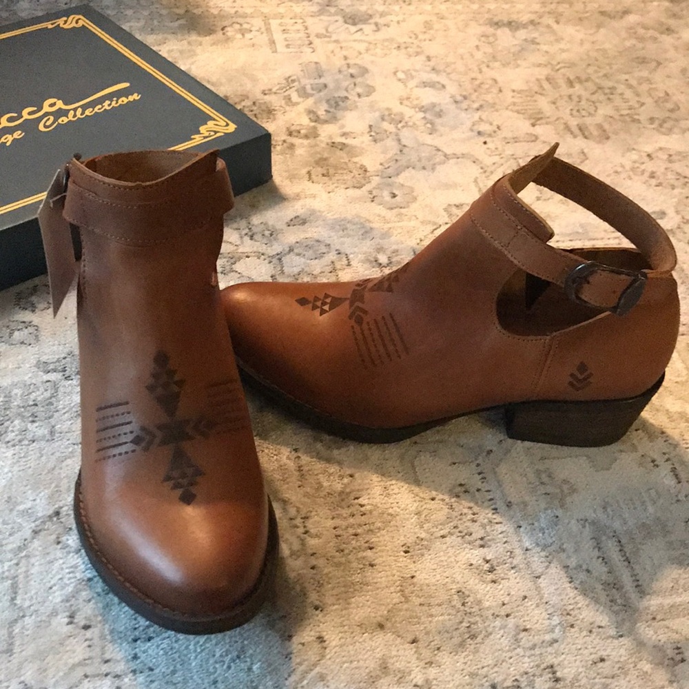 Sbicca genuine leather Chelsea boots